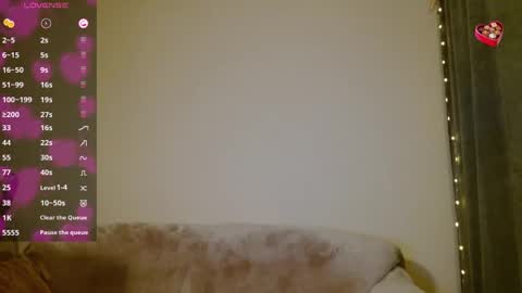 Snapshot of helenxlove chatting on December 16, 1:42 am HelenXLove online show from December 16, 1:42 am