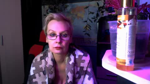 Helga online show from April 8, 9:59 pm