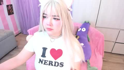 Laura online show from October 4, 5:27 am