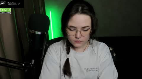 Red online show from December 7, 7:21 pm