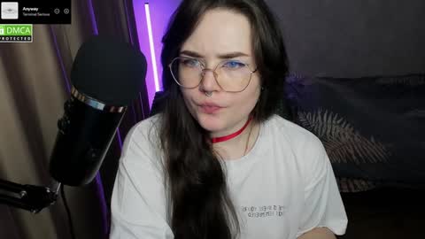 Red online show from December 10, 5:22 pm