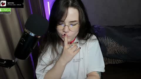 Red online show from December 10, 8:27 pm