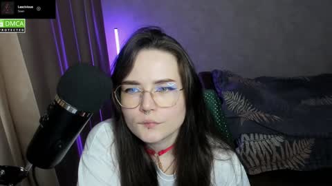 Red online show from December 11, 8:07 pm