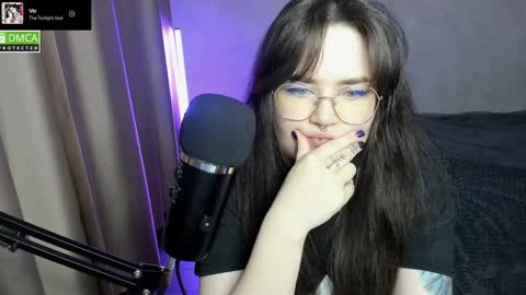 Red online show from February 12, 9:01 pm