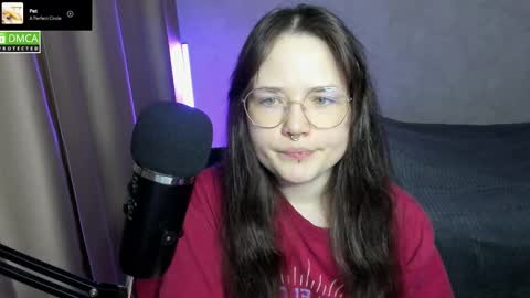 Red online show from February 15, 9:26 pm