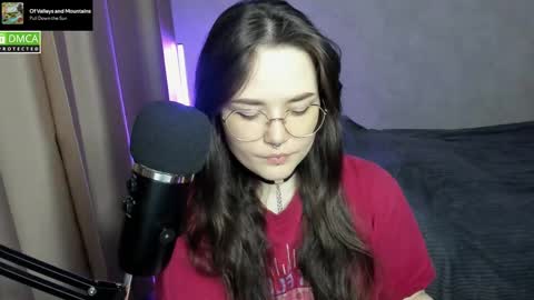 Red online show from February 17, 6:15 pm