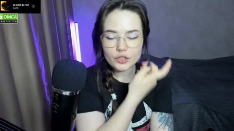 Red online show from February 18, 7:09 pm