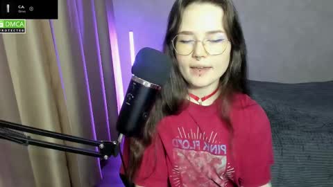 Red online show from March 12, 8:20 pm