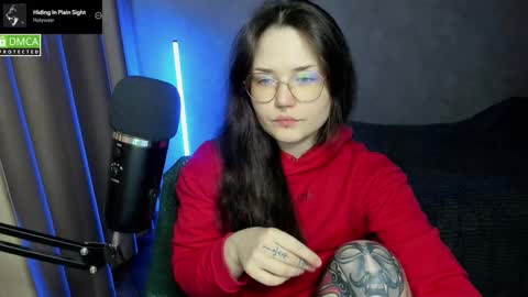 Red online show from September 11, 7:14 pm