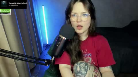 Red online show from September 22, 6:32 pm