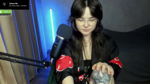 Red online show from October 2, 6:37 pm