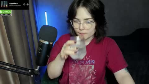 Red online show from January 15, 6:44 pm