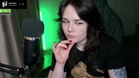 Red online show from March 30, 8:43 pm