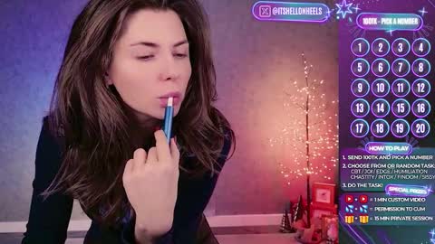 Snapshot of hell_on_heels_ chatting on January 6, 6:17 am - show loyalty and subscribe - online show from January 6, 6:17 am