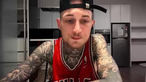 Snapshot of hellacozy chatting on February 10, 1:15 pm hellacozy online show from February 10, 1:15 pm