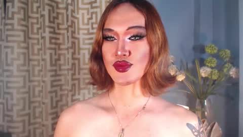 hellatarahathor online show from April 14, 3:40 pm