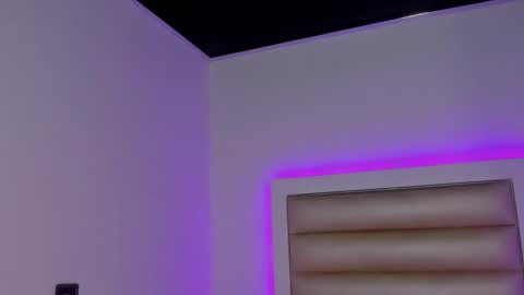 hellen__smith_ online show from February 10, 6:12 pm