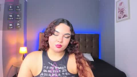 Snapshot of hellen_deluxe12 chatting on November 30, 3:54 am hellen online show from November 30, 3:54 am