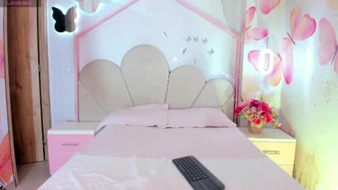   online show from August 1, 10:25 am