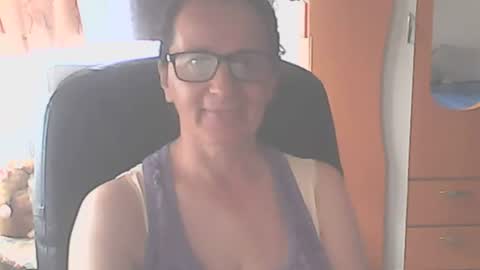 hellenmarie online show from July 1, 6:15 am
