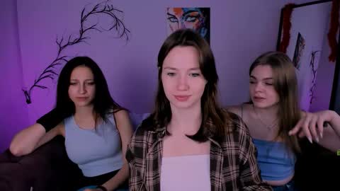 Helli online show from November 22, 8:19 pm