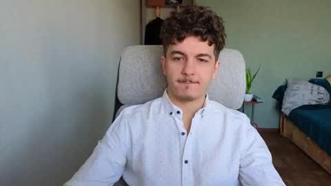 Snapshot of hellish_sugar chatting on January 18, 7:45 am Remy online show from January 18, 7:45 am