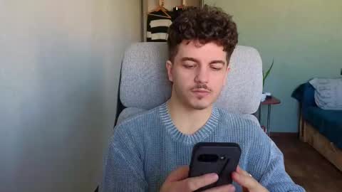 Snapshot of hellish_sugar chatting on February 4, 8:09 am Remy online show from February 4, 8:09 am