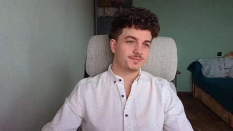 Snapshot of hellish_sugar chatting on February 7, 7:56 am Remy online show from February 7, 7:56 am