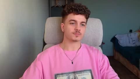 Snapshot of hellish_sugar chatting on February 19, 2:13 pm Remy online show from February 19, 2:13 pm