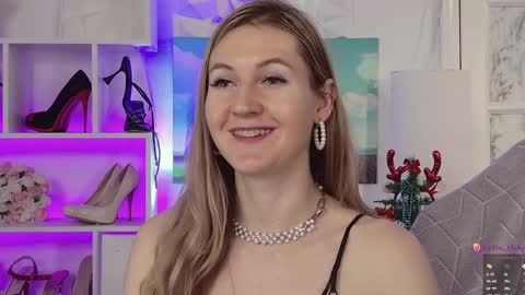 Alisia  Monday to Friday from 10 am to 4 pm GMT 2 online show from December 18, 11:34 am