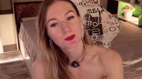 Alisia  Monday to Friday from 10 am to 4 pm GMT 2 online show from July 3, 8:21 am