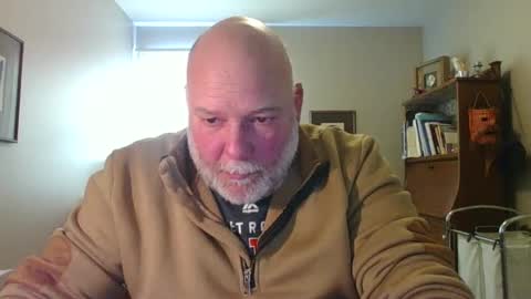 Snapshot of helloforfun111 chatting on February 24, 6:58 pm helloforfun111 online show from February 24, 6:58 pm