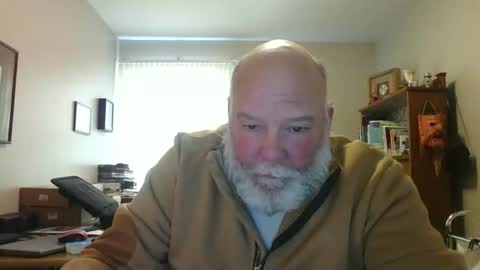 Snapshot of helloforfun111 chatting on December 20, 3:41 pm helloforfun111 online show from December 20, 3:41 pm