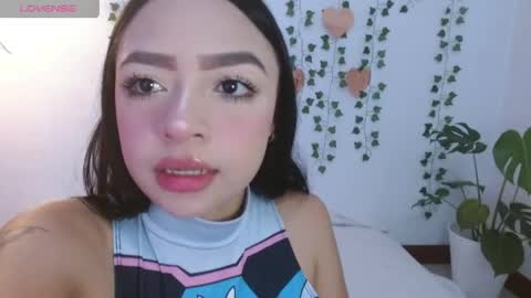 hellokitty_valery1 online show from April 12, 10:59 pm