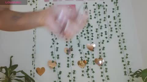 hellokitty_valery1 online show from April 18, 12:25 am