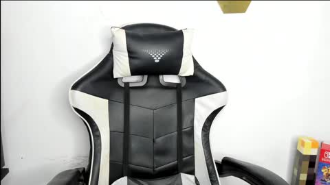 heluehorny13 online show from December 29, 7:50 am