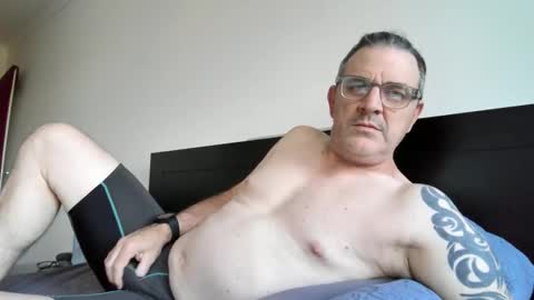 hempie1973 online show from November 30, 7:45 am