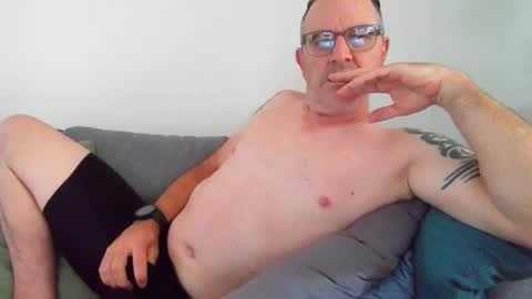 Snapshot of hempie1973 chatting on January 8, 10:56 pm hempie1973 online show from January 8, 10:56 pm