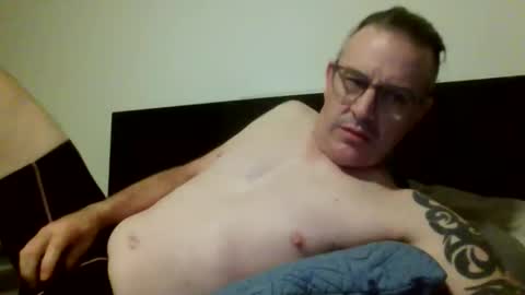 Snapshot of hempie1973 chatting on April 25, 3:09 pm hempie1973 online show from April 25, 3:09 pm