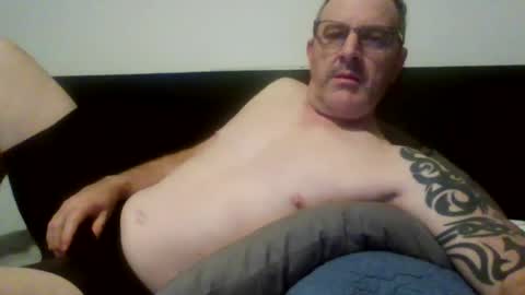 Snapshot of hempie1973 chatting on July 2, 12:33 pm hempie1973 online show from July 2, 12:33 pm