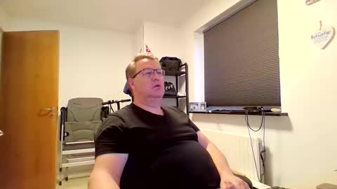 henrikrp1971 online show from October 22, 3:45 pm