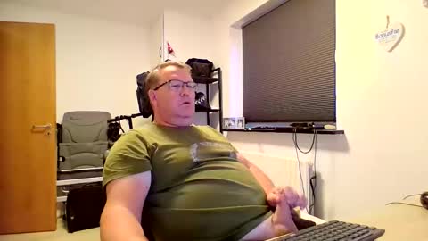 henrikrp1971 online show from November 13, 3:00 pm