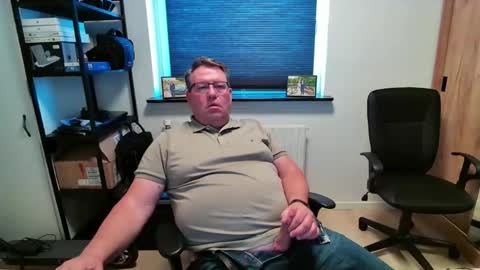 henrikrp1971 online show from April 8, 12:49 pm