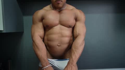 Snapshot of henrimusclee chatting on February 9, 8:24 pm Henri online show from February 9, 8:24 pm