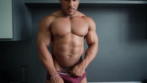 Snapshot of henrimusclee chatting on February 17, 1:51 pm Henri online show from February 17, 1:51 pm