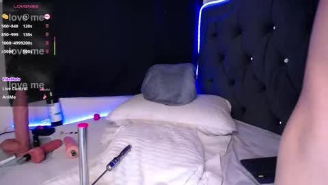 Henry   online show from November 14, 8:35 am