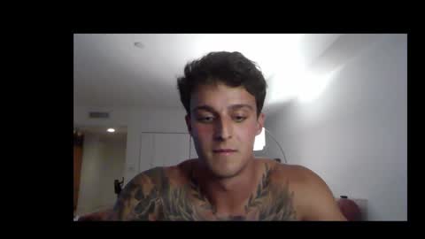 Snapshot of henrydesanti chatting on April 14, 2:17 am henrydesanti online show from April 14, 2:17 am