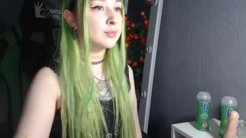 Snapshot of hentaishiing chatting on December 15, 4:48 pm Hentaishiing online show from December 15, 4:48 pm