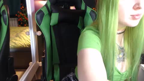 Snapshot of hentaishiing chatting on February 4, 5:12 pm Hentaishiing online show from February 4, 5:12 pm