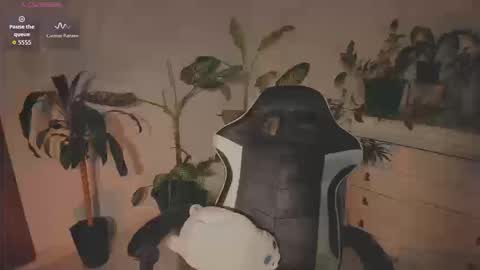 Hello I am Valentina independent Colombian model I love sensuality and pleasure welcome online show from September 20, 3:02 pm